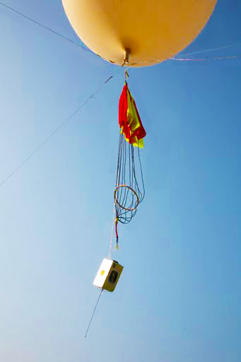 Research balloon parachute recovery system